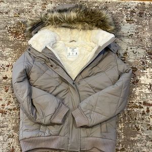 Girls a&f ultra puffer size 15/16